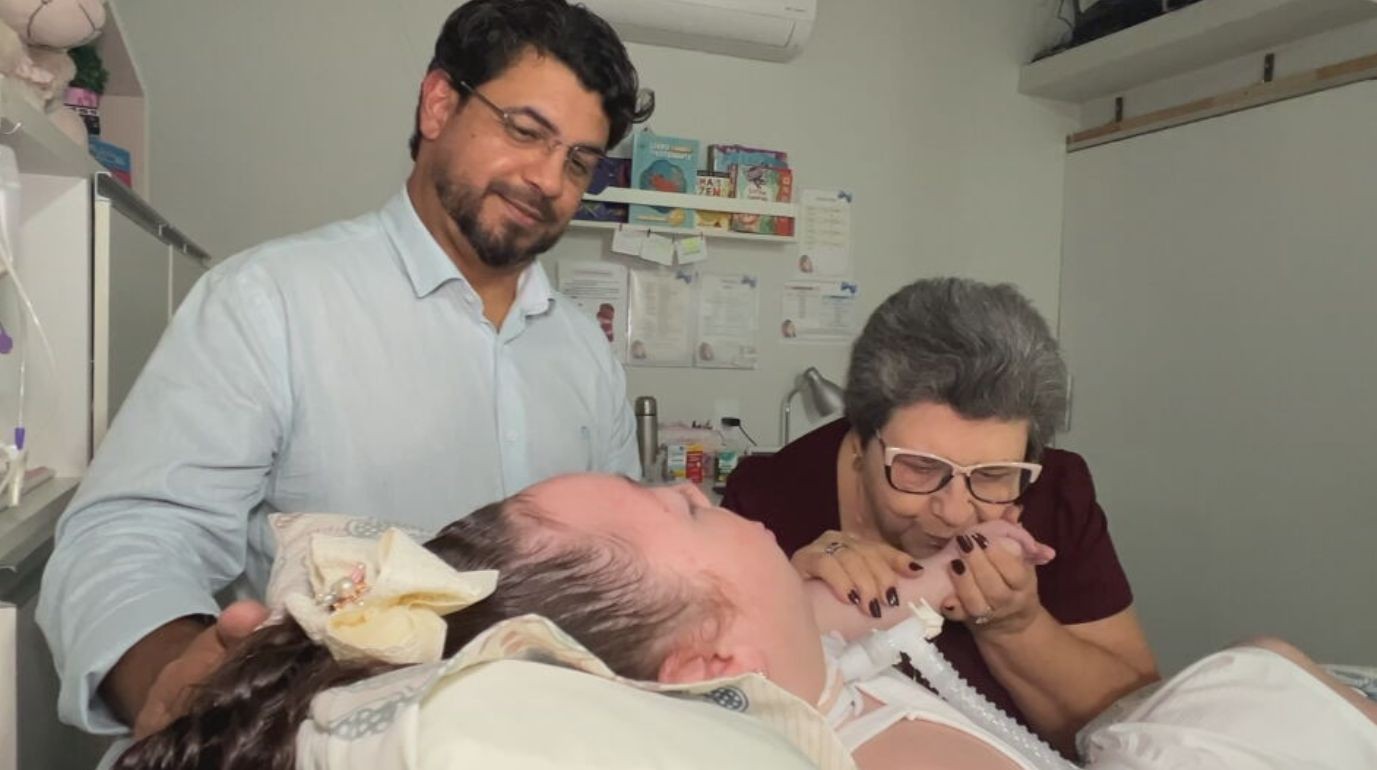 'Impressionando os Anjos': homem que conquistou licença-maternidade após perder esposa no parto dos filhos inspirou música do sertanejo Gustavo Mioto