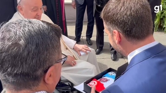 Governador do RS presenteia Papa Francisco com camisas do Brasil de Pelotas, Grêmio e Inter em visita ao Vaticano; veja vídeo  - Programa: G1 RS 