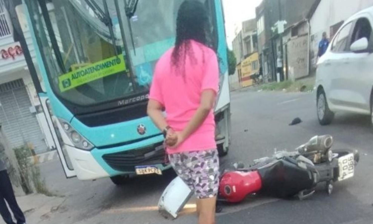 Motociclista morre atropelado por ônibus em Fortaleza