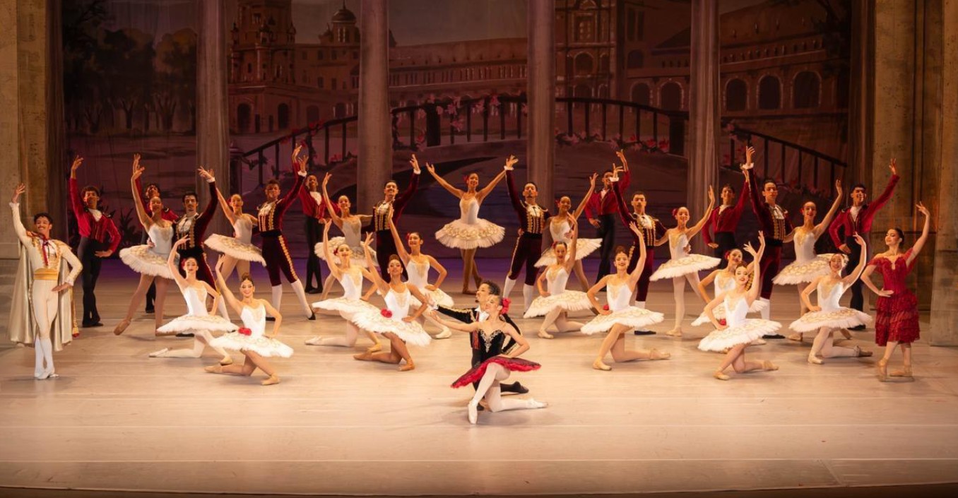 Theatro Municipal abre seleção para formação gratuita na Escola de Dança de SP; podem participar alunos do 1º ao 9º ano