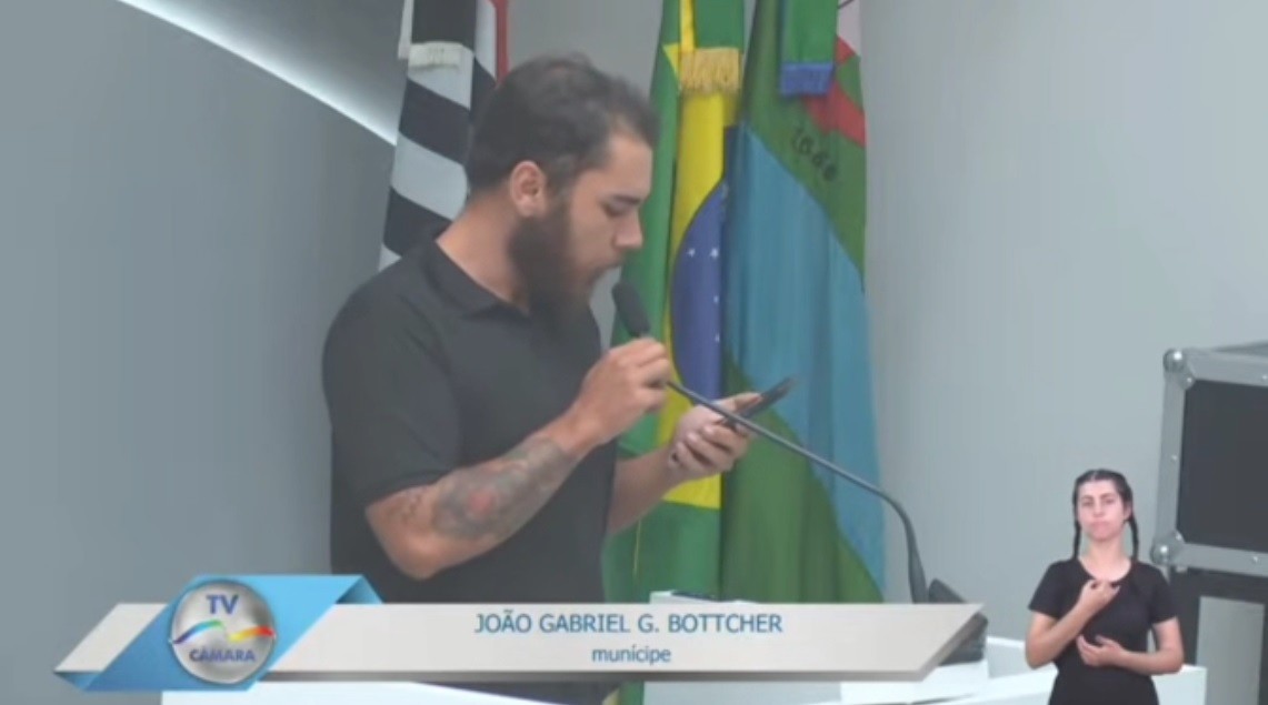 VÍDEO: morador usa tribuna da câmara para defender controle migratório em Jundiaí e revolta vereadores 