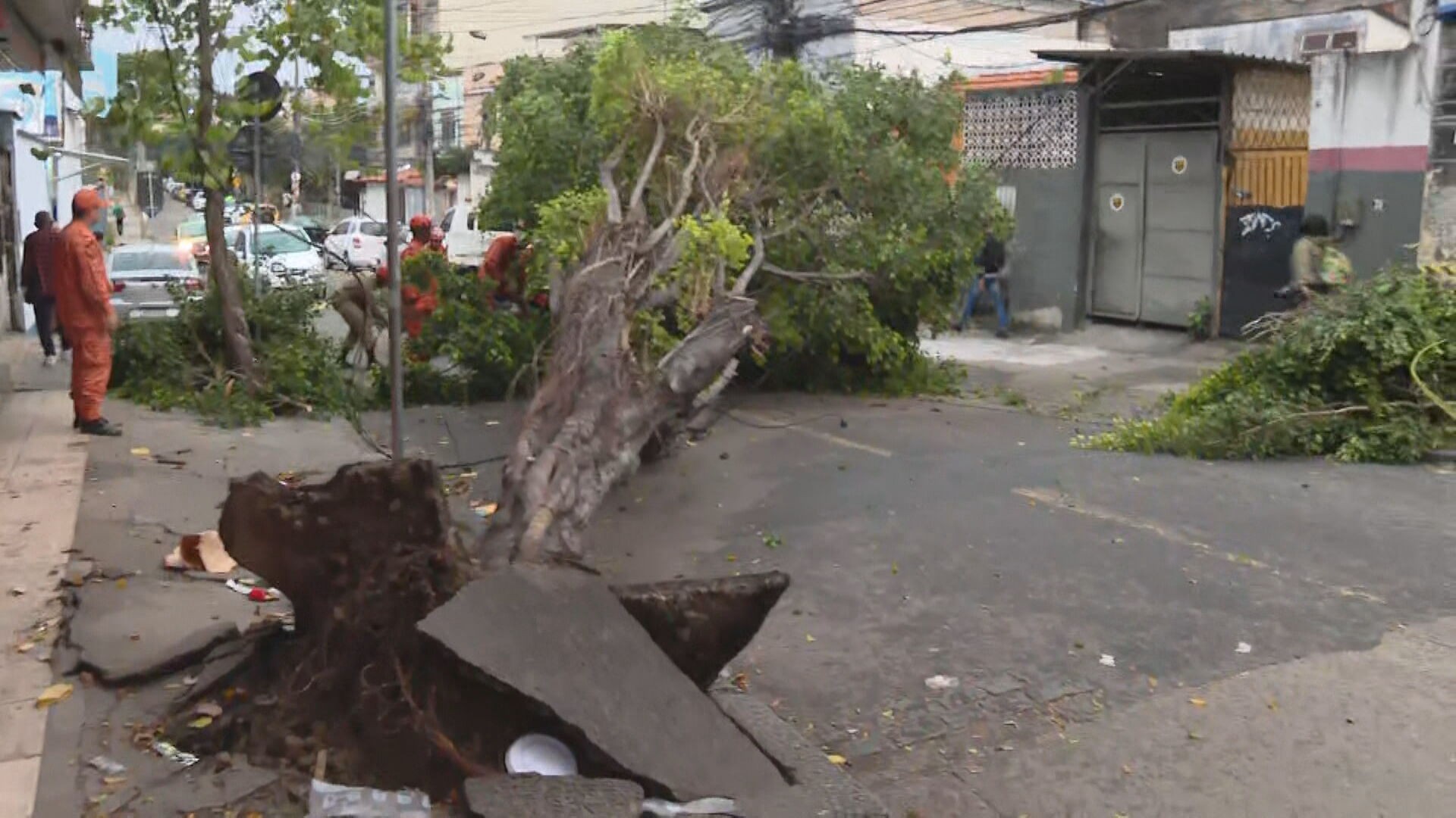 Frente fria provoca ventania de até 71 km/h, e Defesa Civil emite alerta no Rio