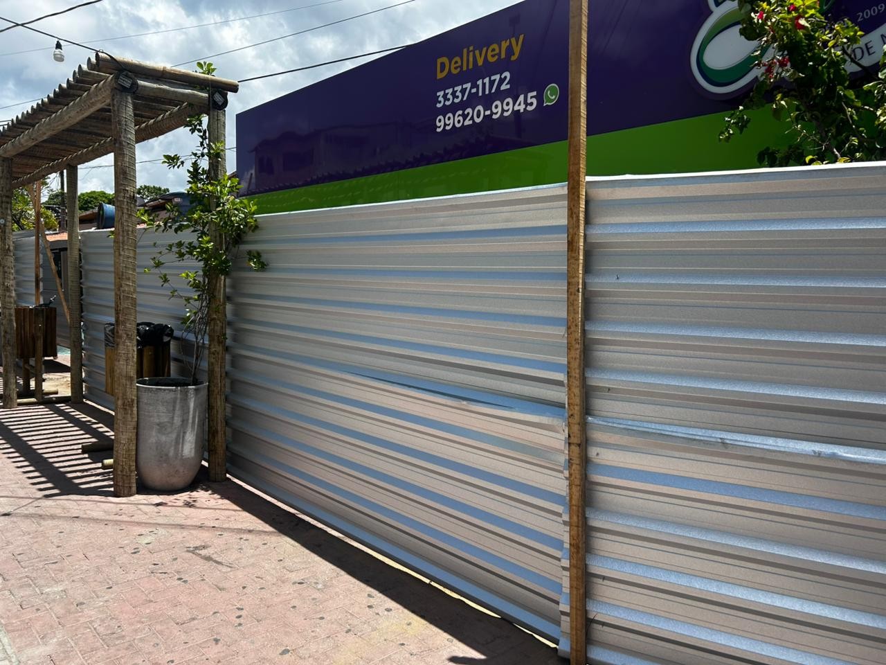 Lanchonete e outros nove estabelecimentos são interditados após desabamento no Mercado de Jaraguá 