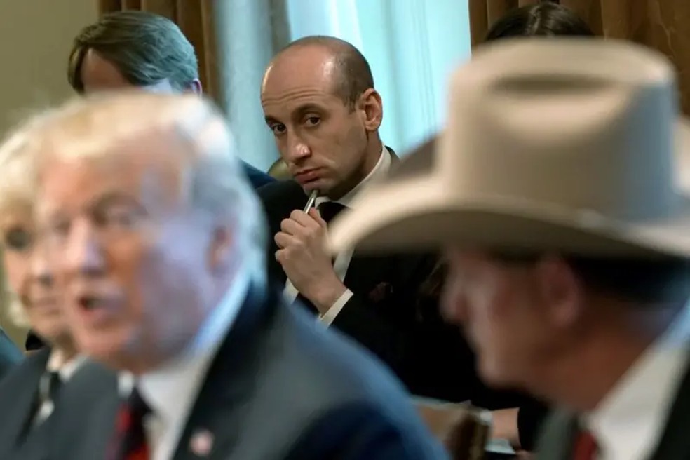 Stephen Miller durante reunião de Donald Trump — Foto: Getty Images