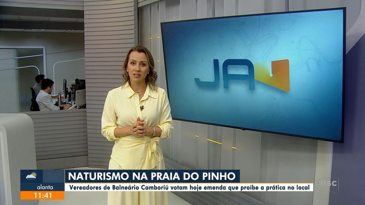 Balneário Camboriú proíbe naturismo na primeira praia de nudismo do Brasil