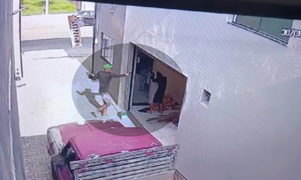 Homem é preso após perseguir e matar outro a tiros na Bahia — Foto: Reprodução/Redes Sociais