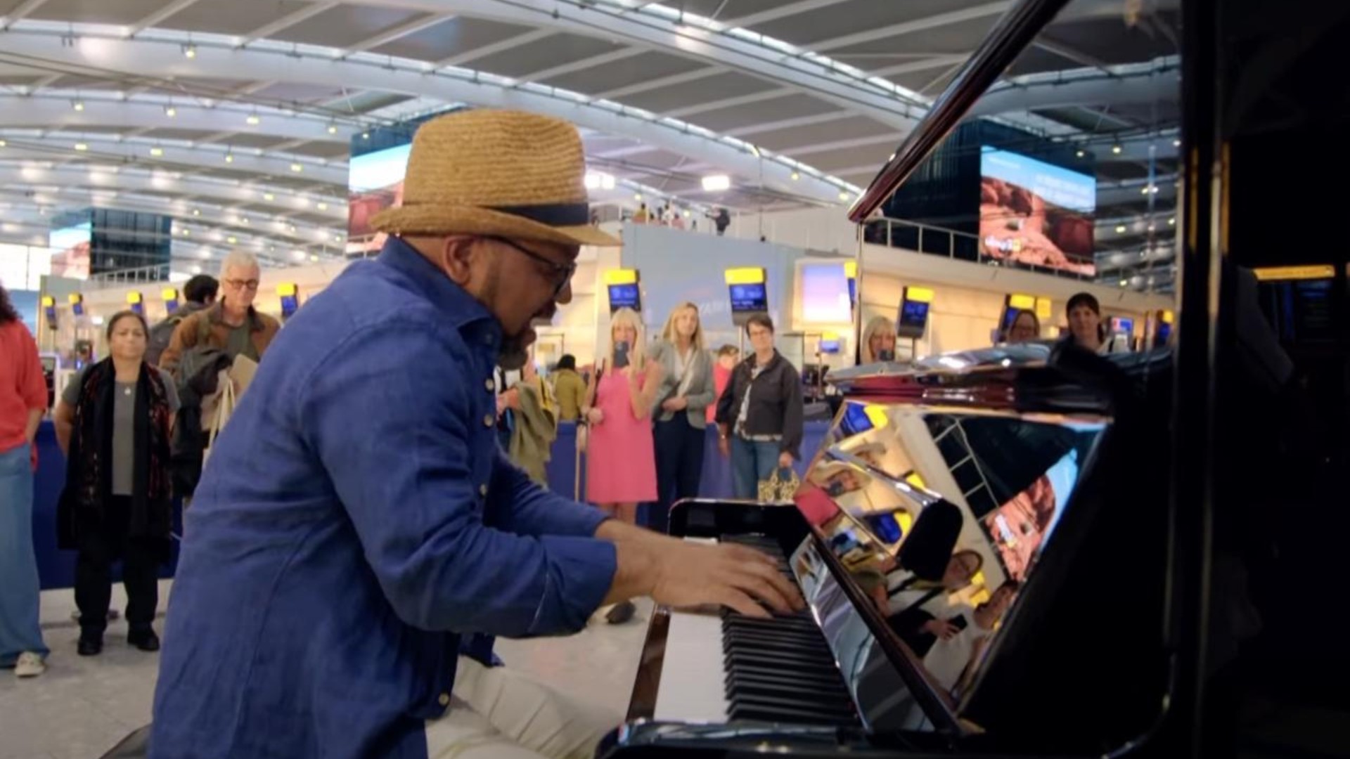 Pianista brasileiro chega à semifinal de reality britânico e viraliza ao tocar  composição de Alexandre Levy: ‘Brasil não é só carnaval e futebol’