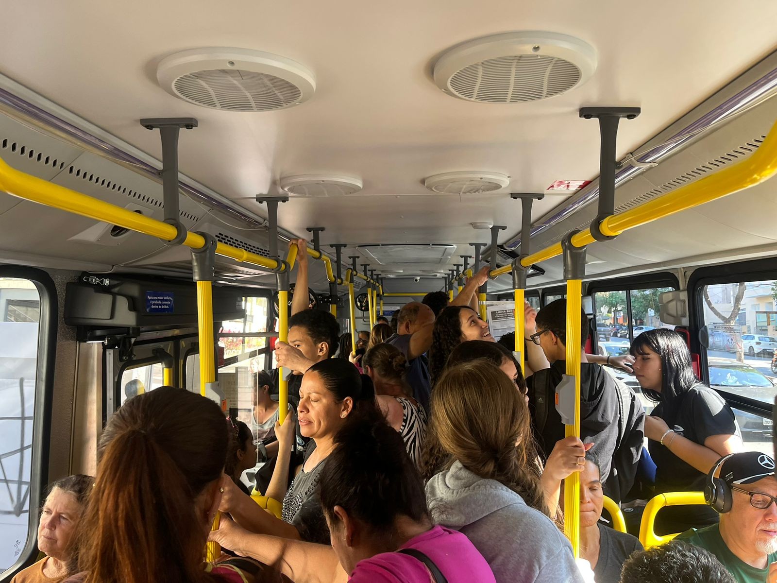 Custo por quilômetro do transporte público em BH deve cair em 2026, enquanto tarifa e repasses às empresas vão subir