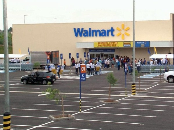 Walmart Brasil anuncia integração de lojas físicas e comércio eletrônico no  país, Economia