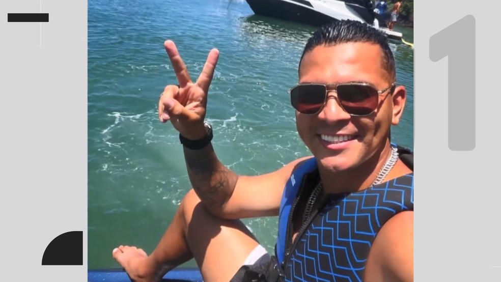 Vanderson Santana Andr&eacute;, de 35 anos, era dono de distribuidora e morreu soterrado no Esp&iacute;rito santo &mdash; Foto: Arquivo pessoal