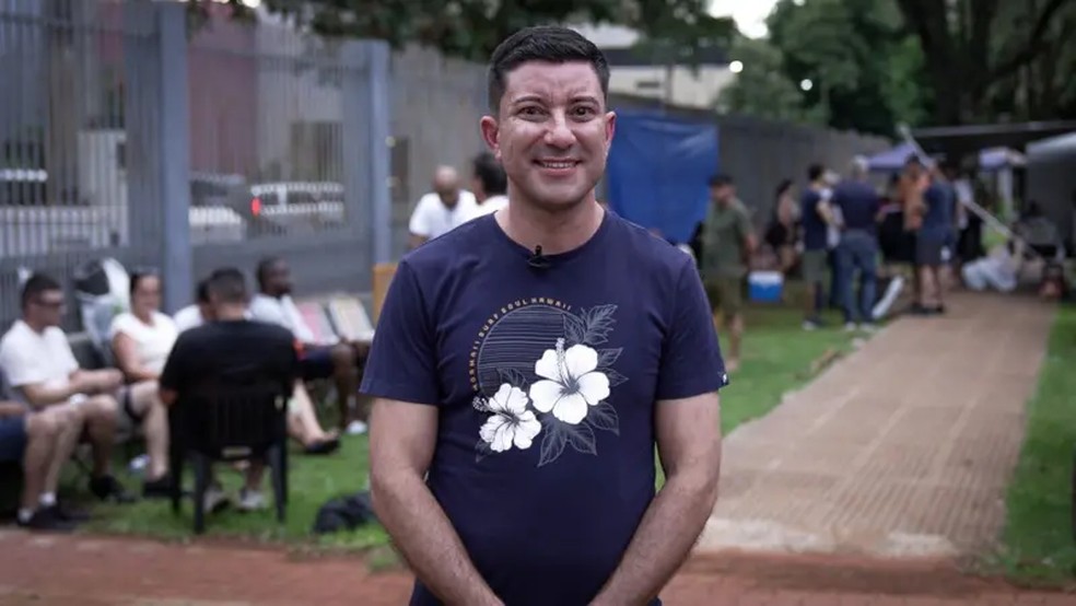 Cornelio Melgarejo, chefe da imigração em Ciudad del Este, percebe a mudança de perfil do brasileiro que busca morar no Paraguai — Foto: Fernando Otto/BBC