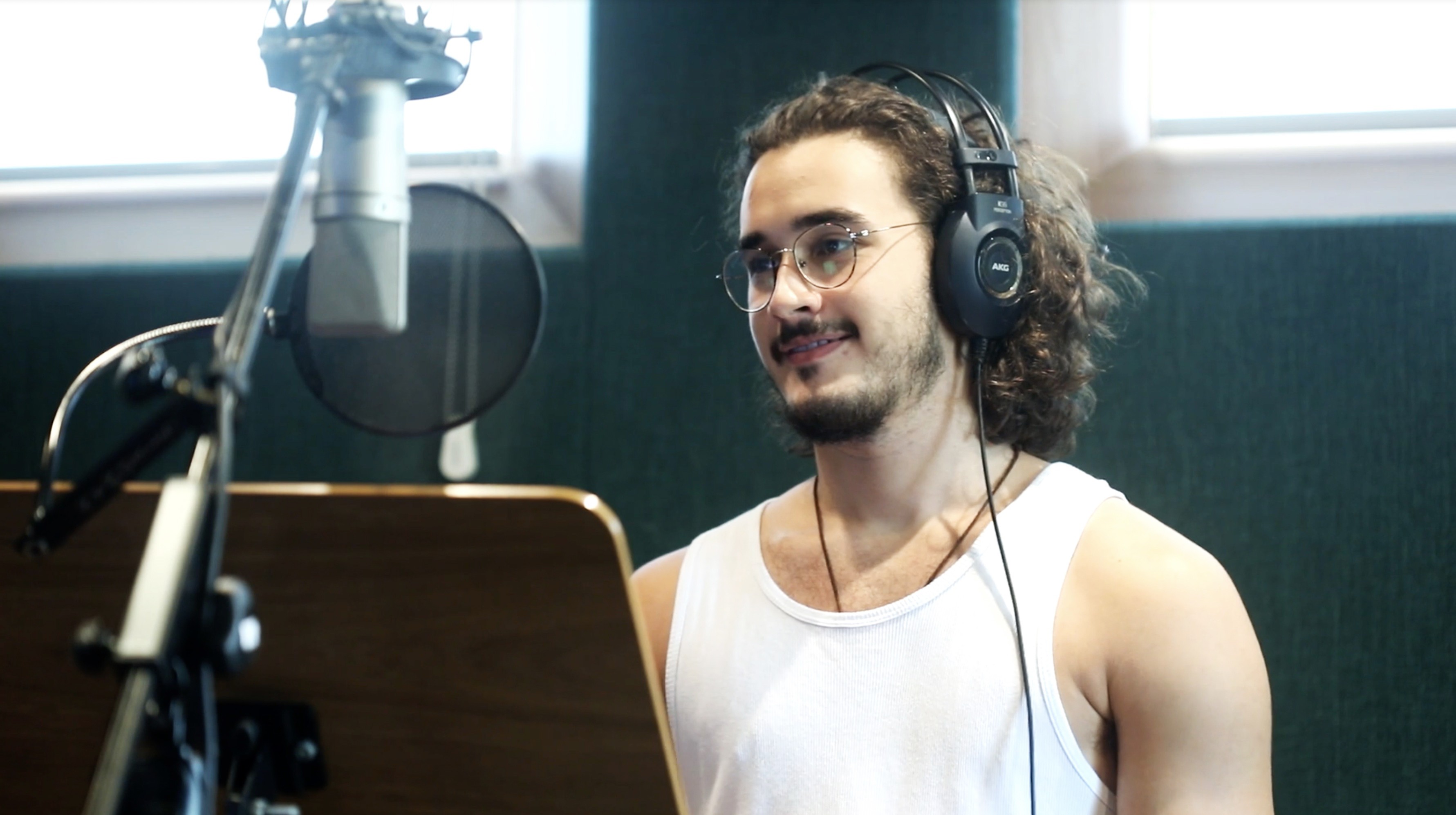 Filipe Bragança vai do rock à canção de amor ao dar voz à animada trilha sonora original do filme ‘Abá e sua banda’ | Blog do Mauro Ferreira