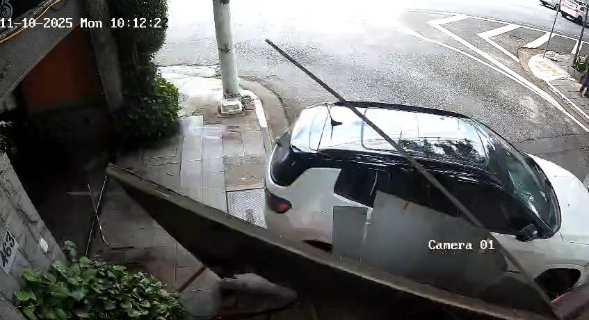 Mulher é presa após fugir de motel sem pagar, dirigir na contramão e colidir com carros na Zona Oeste de SP