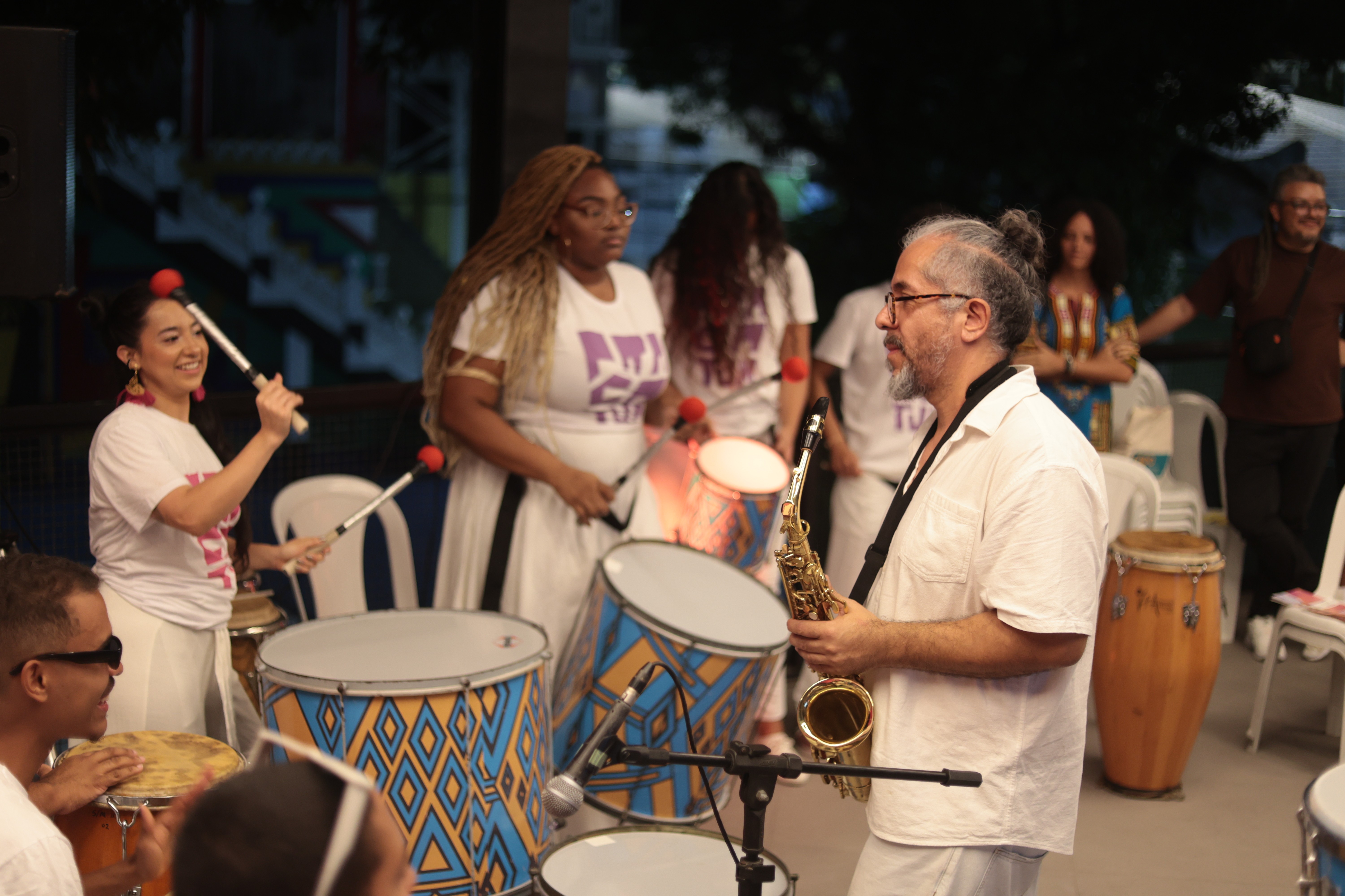 Escola de música oferece 20 vagas para curso gratuito de percussão em Salvador; saiba como participar