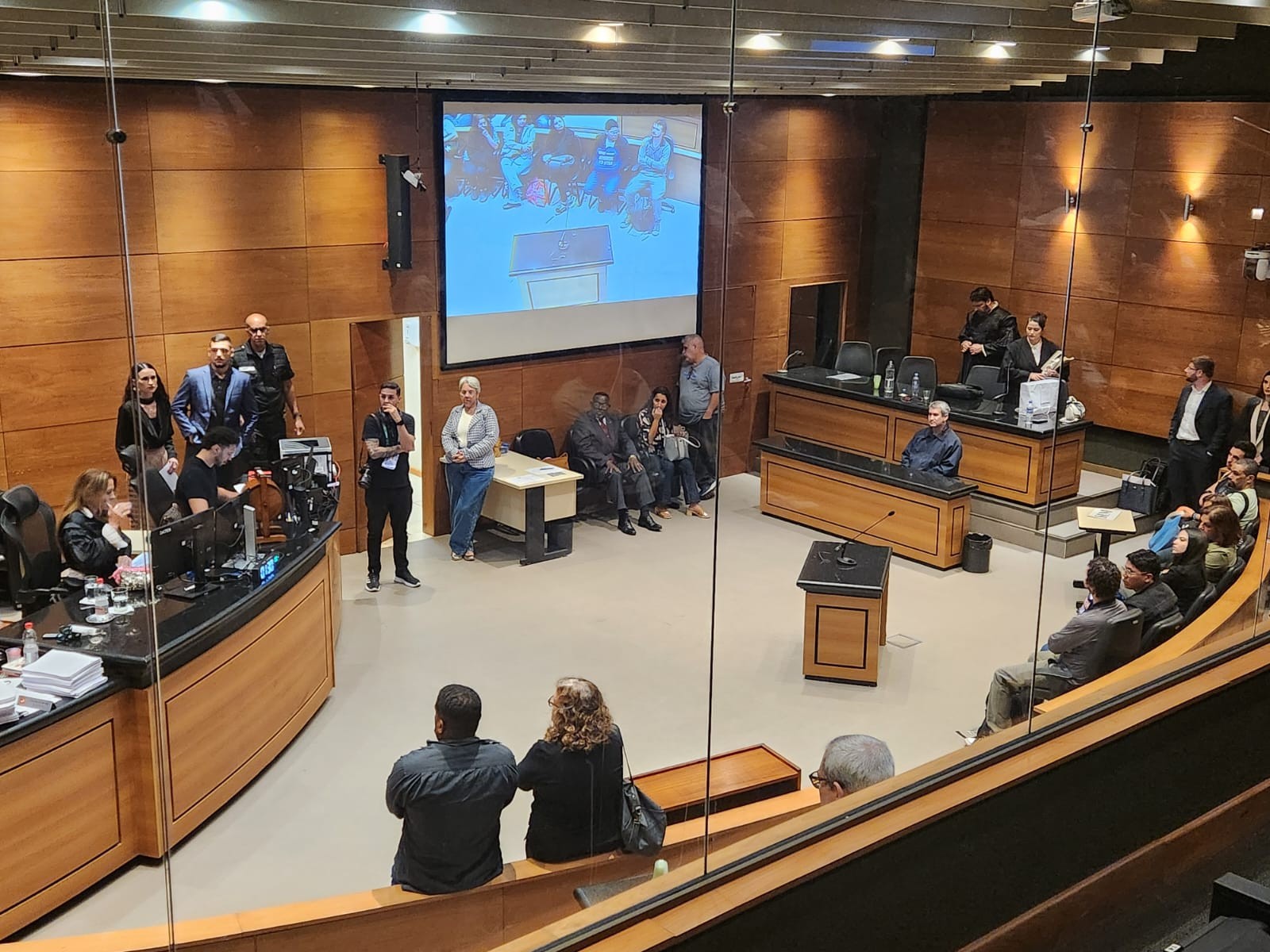 Oficial da Marinha é condenado a 80 anos de prisão pela morte de ex-sogros