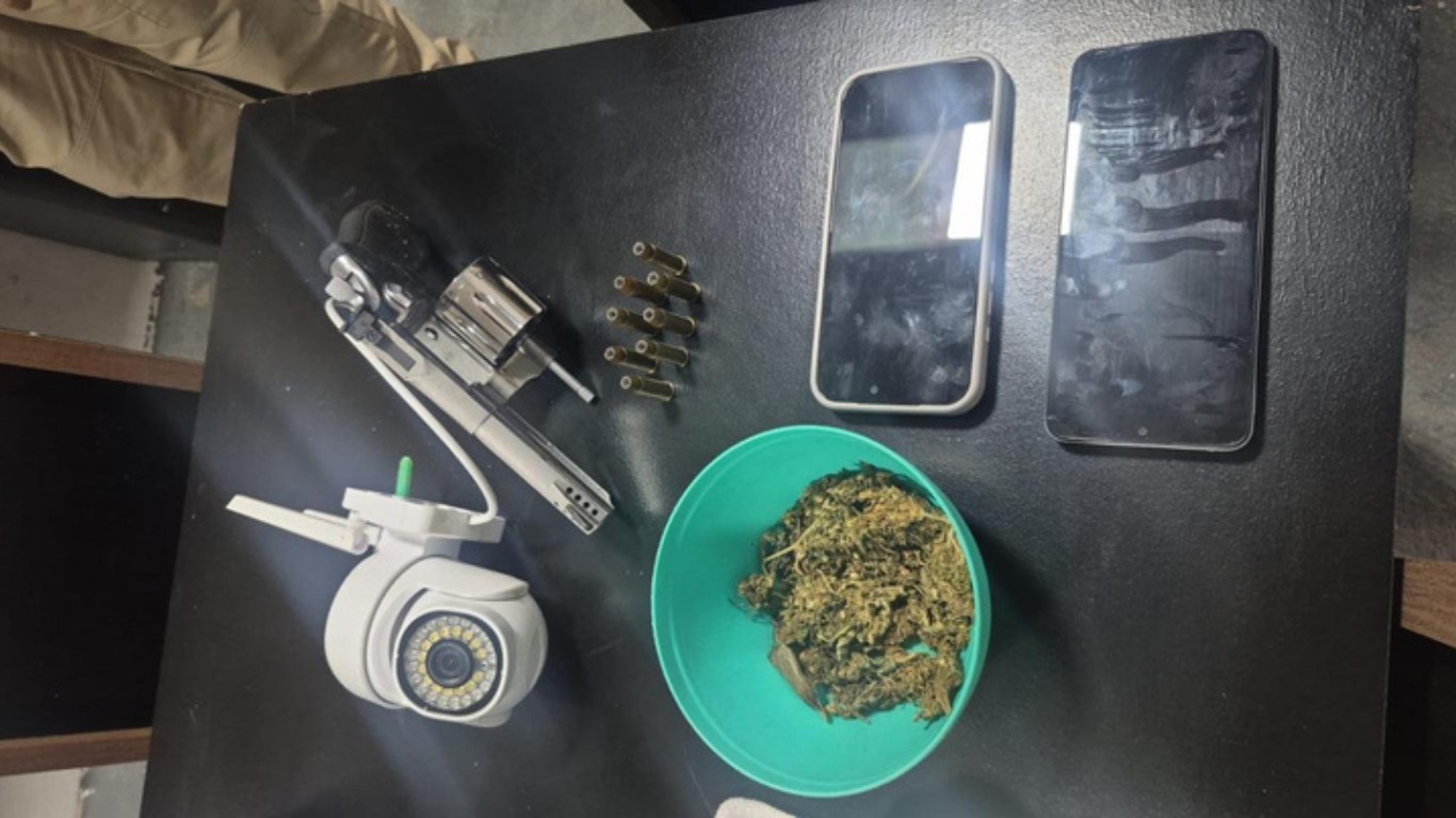 Operação contra tráfico de drogas cumpre oito mandados em Cumaru e Bezerros