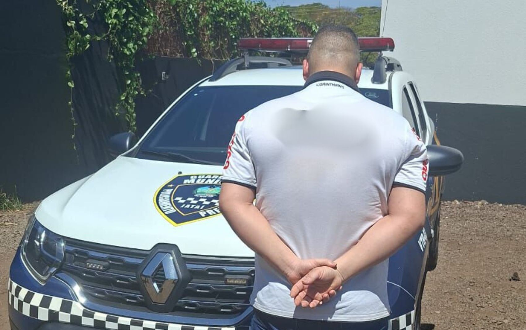 Tiroteio mata homem e causa pânico no meio de avenida em Jataí