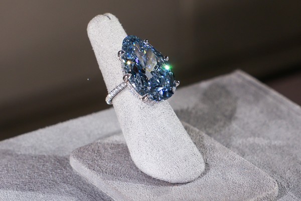 Diamante azul Golconda — Foto: REUTERS/Kylie Cooper