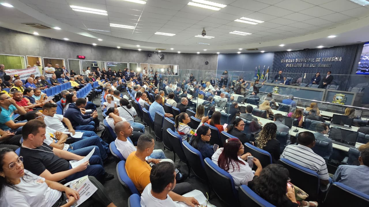 Servidores de Teresina poderão ter reajuste de 5,35%, diz prefeito em abertura do ano legislativo na Câmara