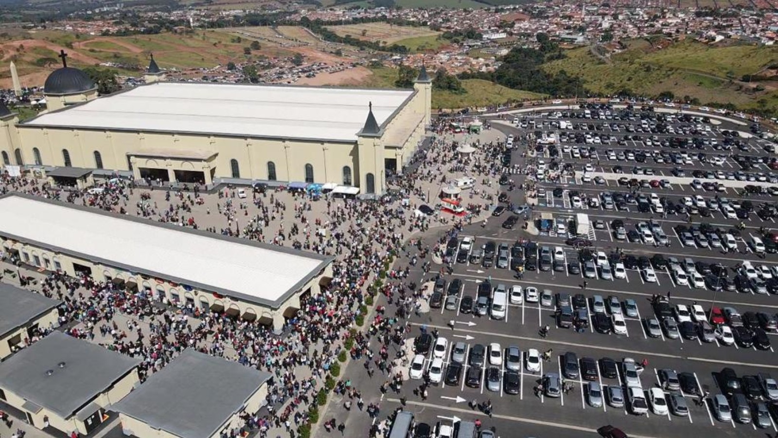 Turismo religioso impulsiona economia e atrai milhares de fiéis ao Sul de Minas