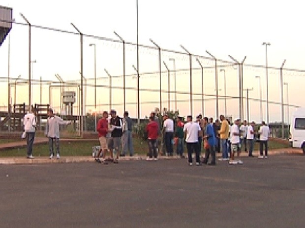 Cerca de 900 detentos deixam presídios da região de Rio Preto para saidinha temporária; nova legislação restringe benefício 