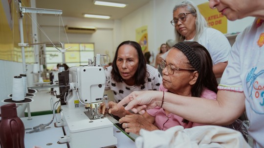 Projeto Costurando o Futuro está com inscrições abertas e terá doação de mil máquinas de costura em Fortaleza