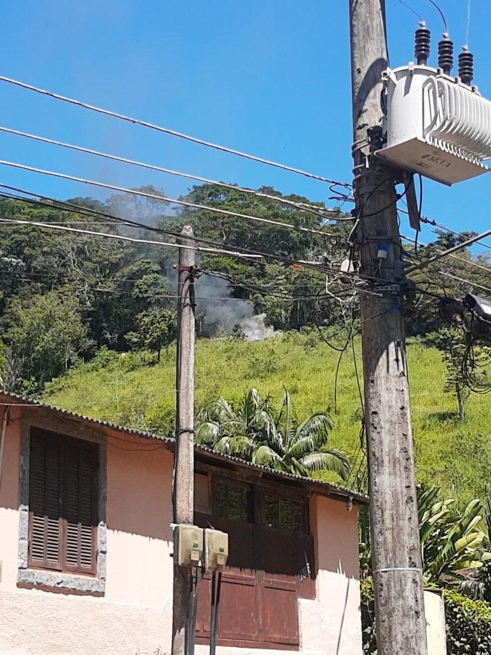 Avião de pequeno porte cai e deixa dois homens mortos em Rio Claro — Foto: Divulgação/Polícia Militar