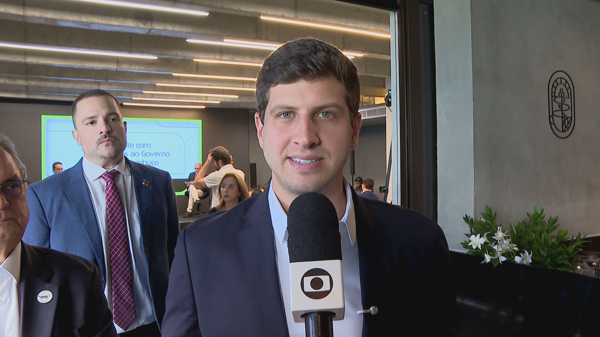 João Campos promete ampliar número de escolas técnicas e duplicar PE-60 