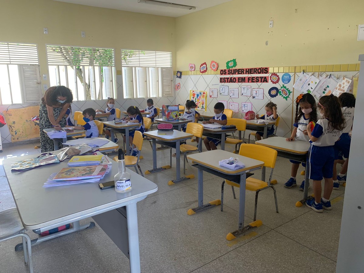 Escolas municipais de Natal retomam aulas presenciais para 100% dos ...