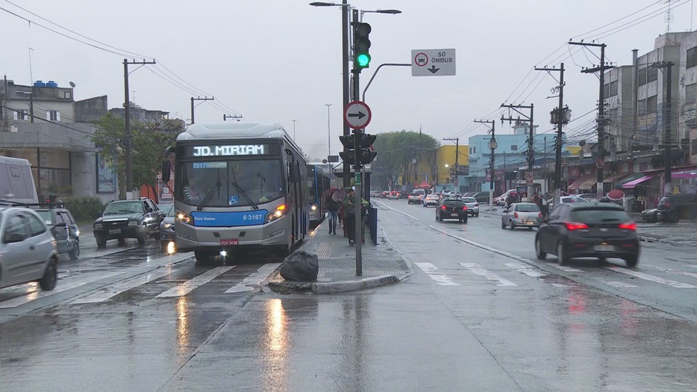 Famílias protestam contra desapropriação de casas no Jardim Miriam, Zona  Sul de SP, para construção de terminal de ônibus | G1