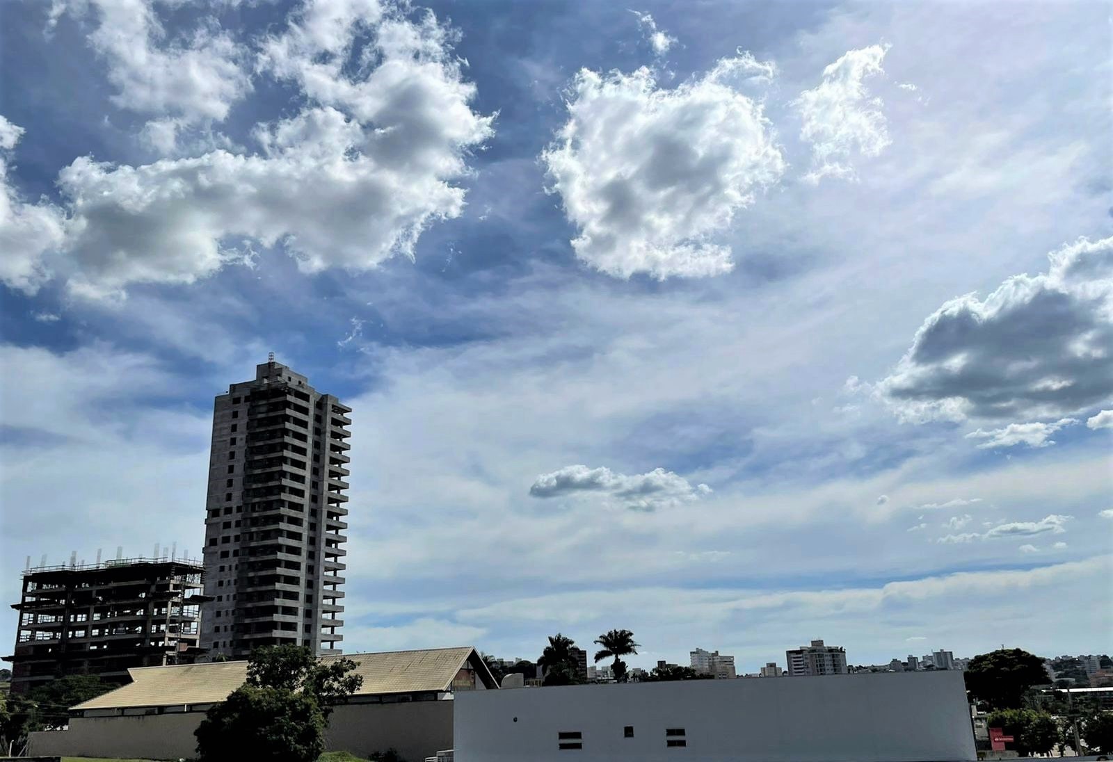 Semana tem temperaturas de até 29°C nas tardes e manhãs permanecem frias no Triângulo e Alto Paranaíba 