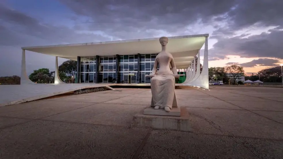 O Supremo Tribunal Federal discute se esse tipo de contratação, via PJ, pode ou não ser considerada fraude trabalhista — Foto: Getty Images via BBC