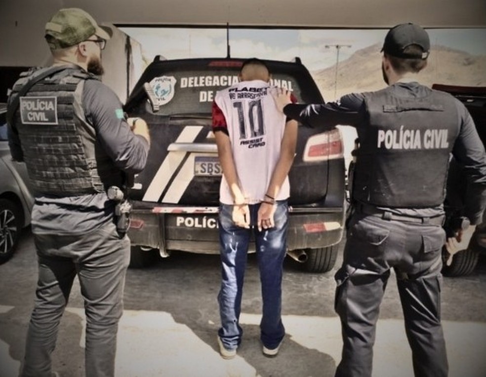 Lucas Mateus dos Santos foi preso por suspeita de matar Alexandre Roger, em Itapajé (CE), e confessou o crime — Foto: Polícia Civil do Ceará