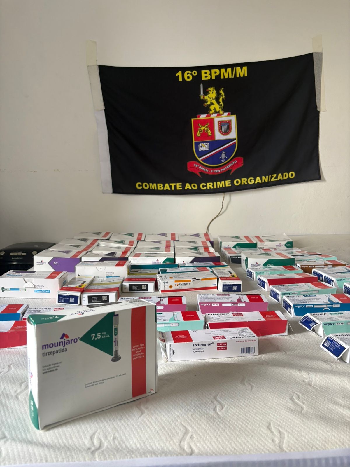 Polícia apreende ao menos 50 caixas de canetas emagrecedoras em casa na Zona Oeste de SP