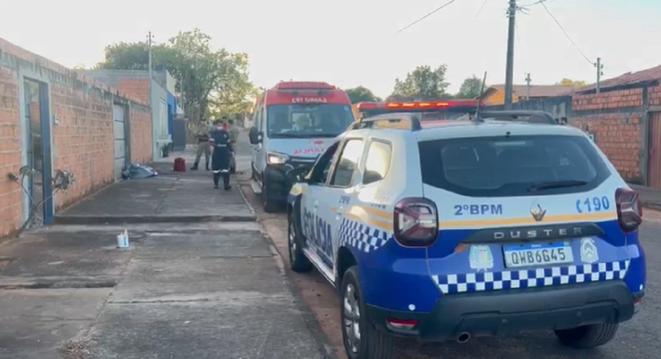 Homem é encontrado morto com marcas de faca em rua de Araguaína