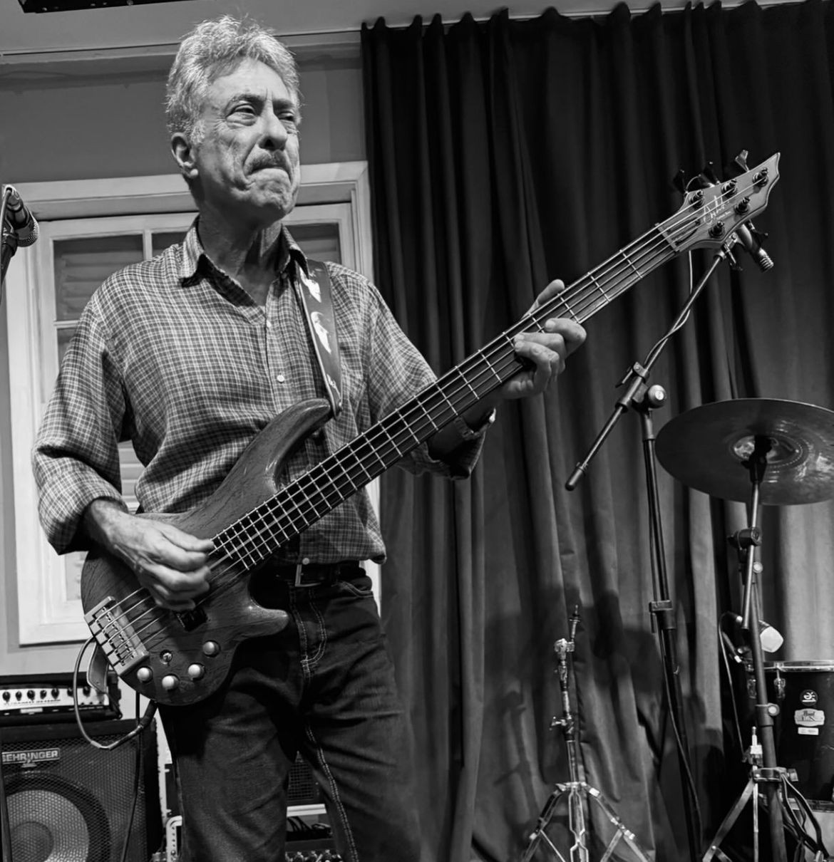 Morre aos 77 anos, Waldir Jorge, baixista da banda Blue Angels