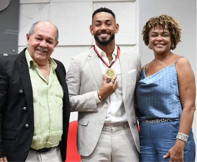 Pai de Matheus Cunha fala sobre emoção de ver paraibano brilhar pelo Brasil na copa: 'Fomos premiados'