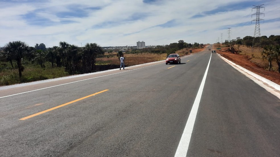 Trecho do Anel Vi&aacute;rio Sul em Uberl&acirc;ndia &mdash; Foto: Michele Ferreira/TV Integra&ccedil;&atilde;o