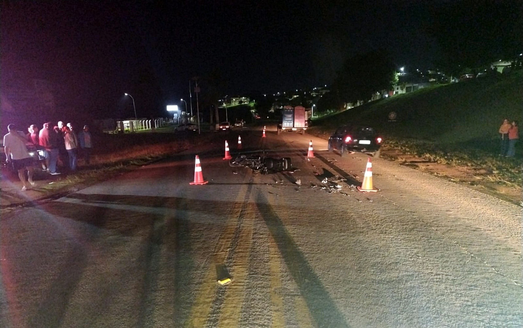 Motociclista morre após bater na traseira de caminhão na MG-184, em Areado, MG