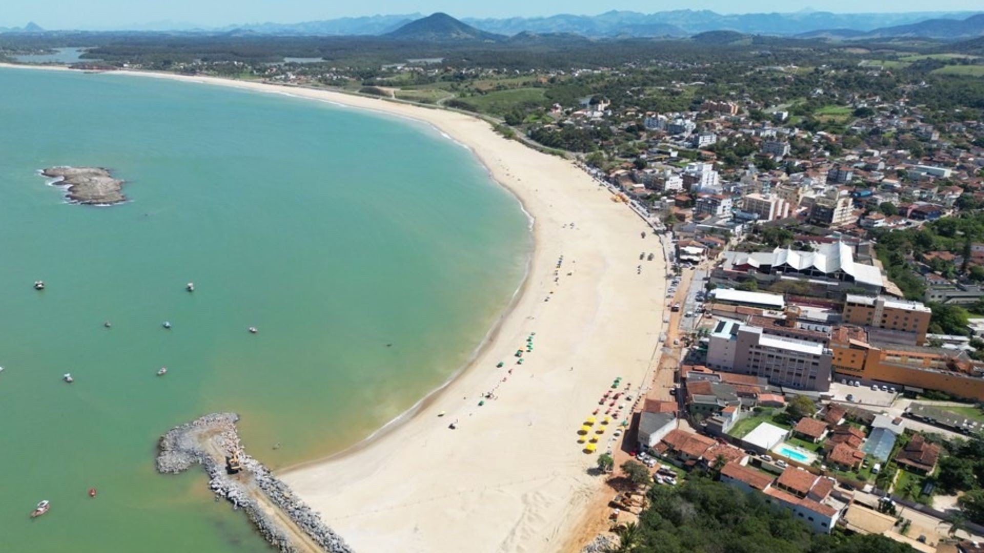 Corpo é encontrado sem cabeça e carbonizado em sítio, em Guarapari