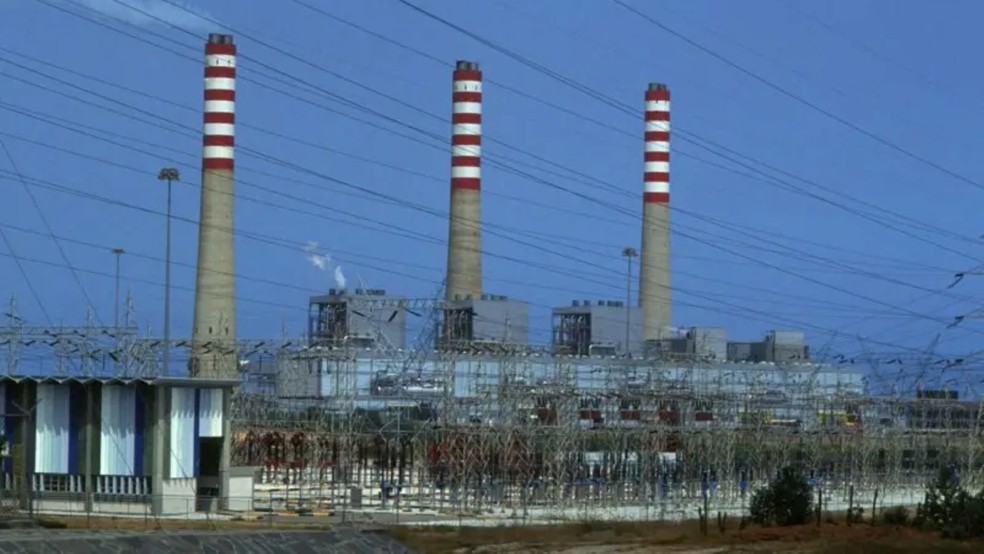 A empresa de engenharia elétrica Derwick Associates, fundada por Betancourt, recebeu contratos para construir 11 novas usinas elétricas — Foto: Gerard SIOEN/Gamma-Rapho via Getty Images (BBC)