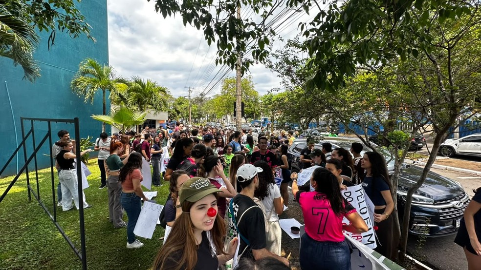 3 de 3
Alunos de Medicina da USP Bauru anunciam paralisa&ccedil;&atilde;o estudantil e cobram melhorias acad&ecirc;micas &mdash; Foto: Lu&iacute;s Negrelli/TV TEM