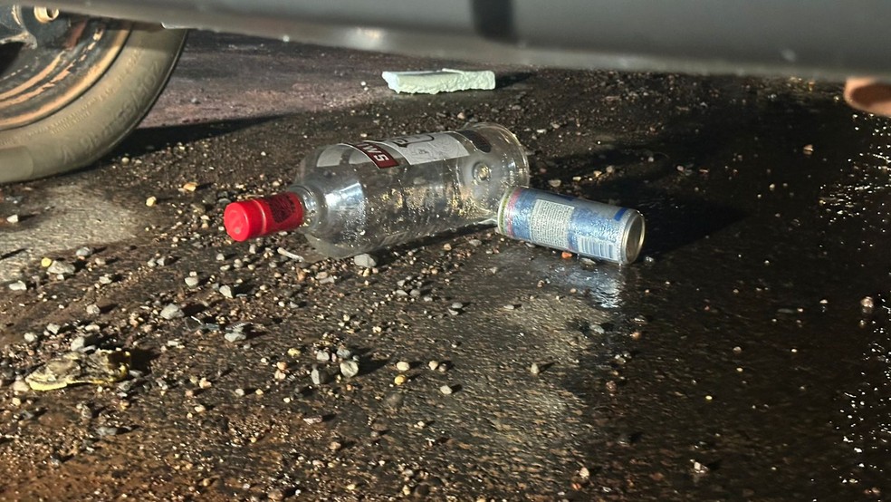 Bebidas localizadas pela polcia  Foto: Reproduo