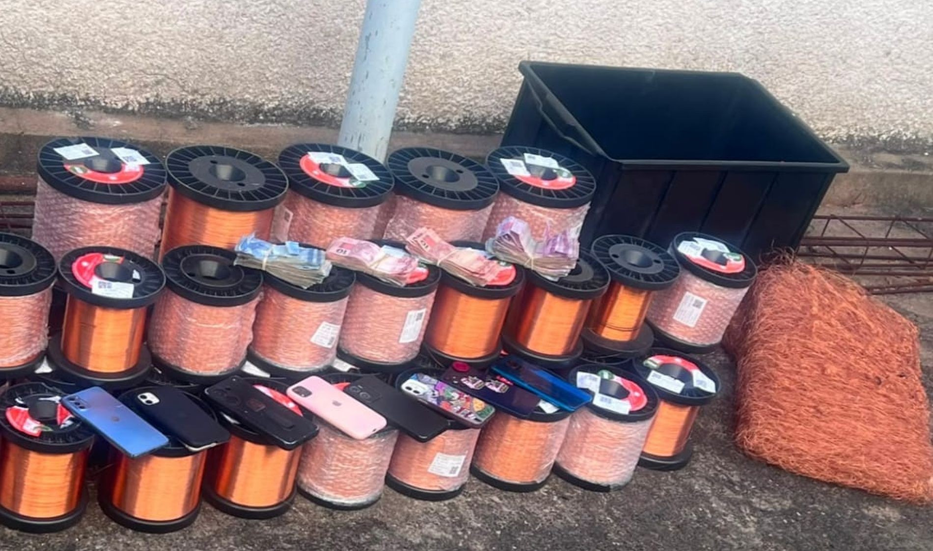Polícia recupera 320 quilos de cobre furtados de empresa e prende dois suspeitos em Garça