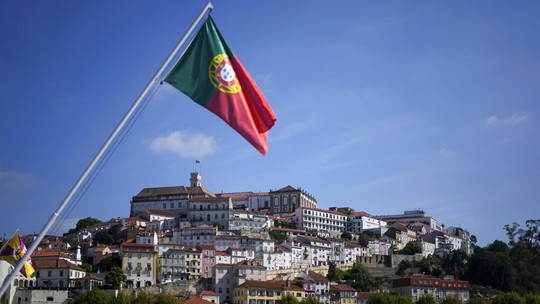 Portugal aprova pacote anti-imigração;  brasileiros estão entre os principais afetados