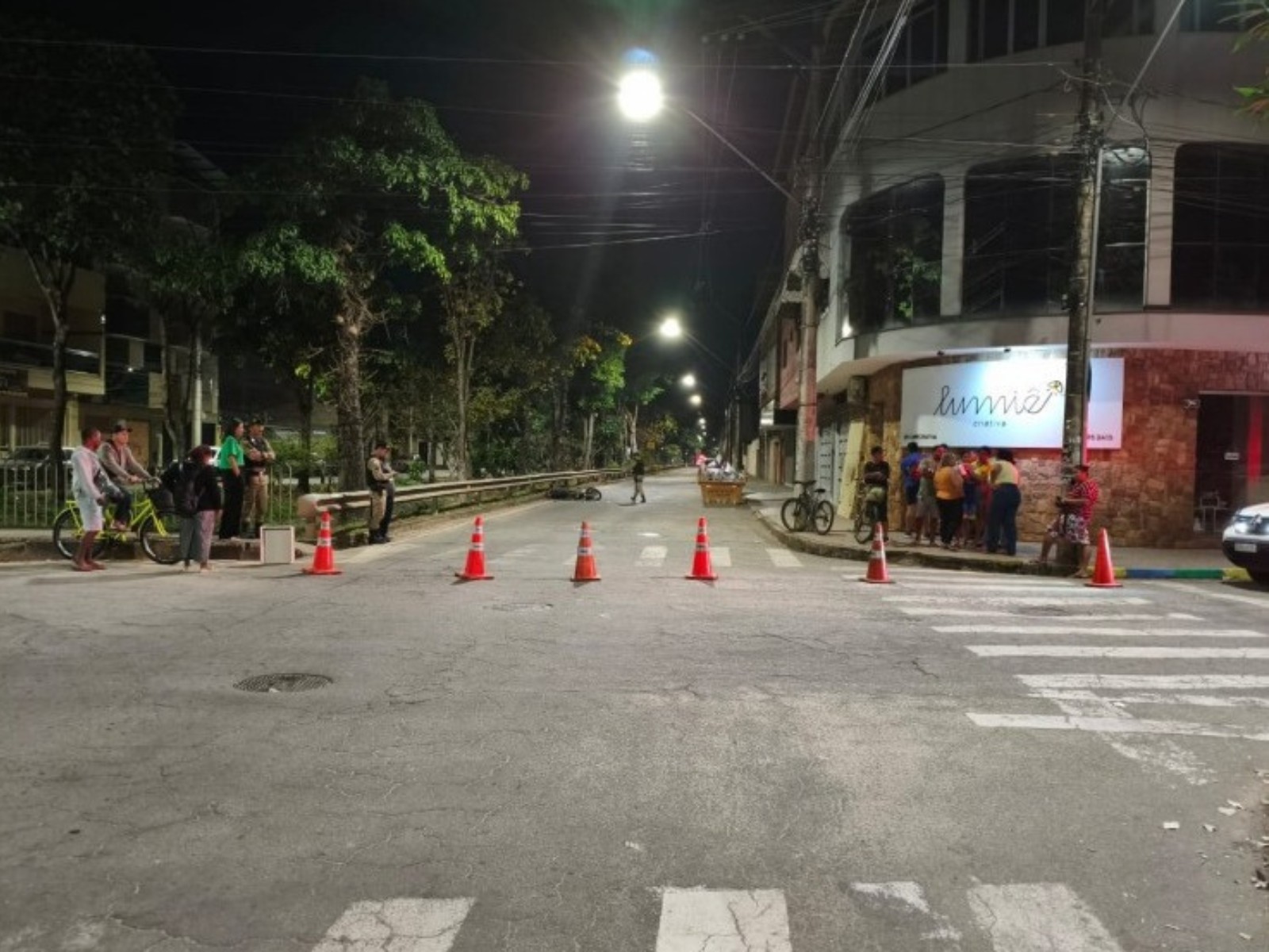 A caminho do jogo do Brasil, motociclista embriagado atropela criança e irmã em Ipatinga