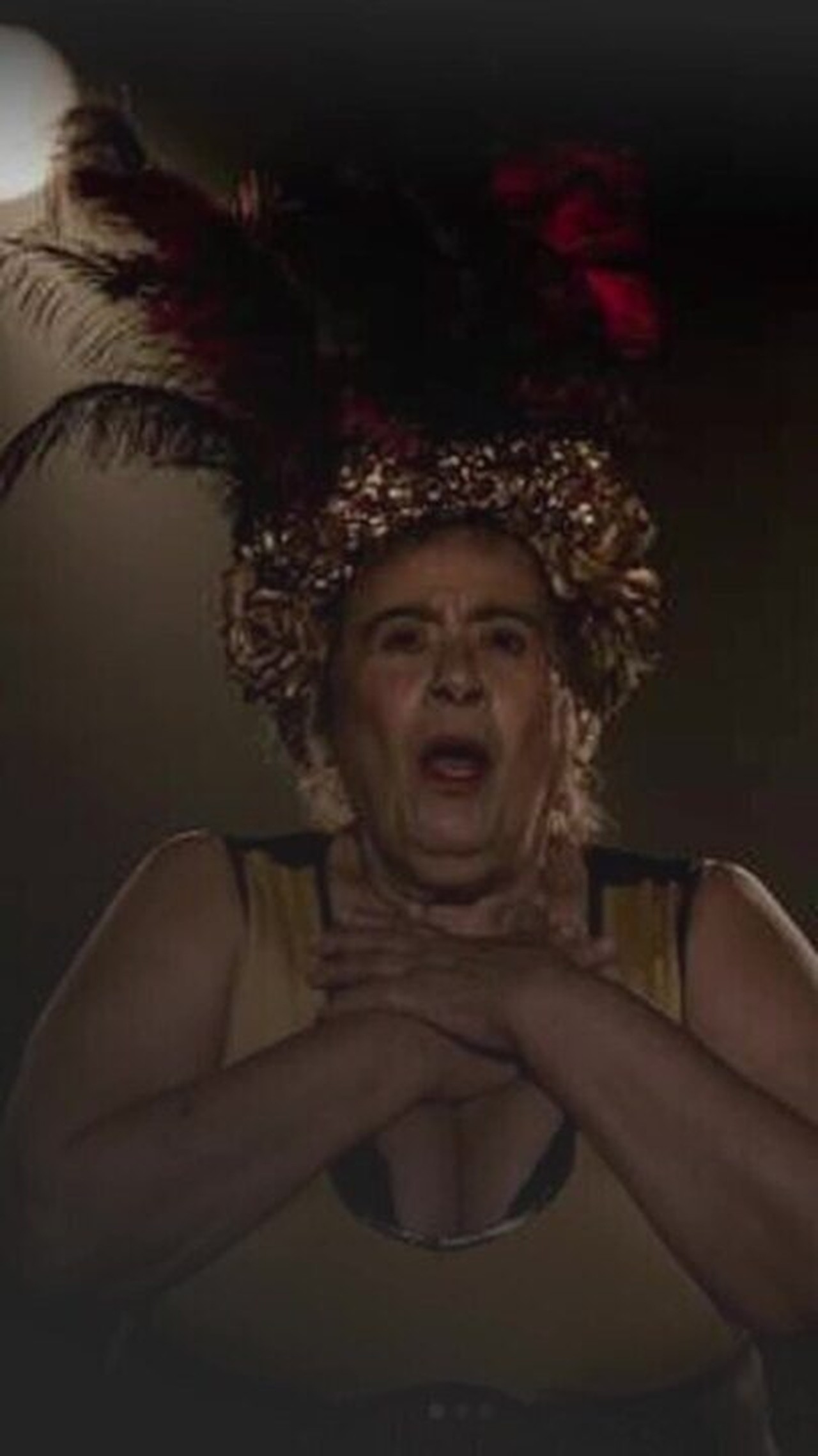 Morre Teuda Bara, fundadora do Grupo Galpão, aos 84 anos