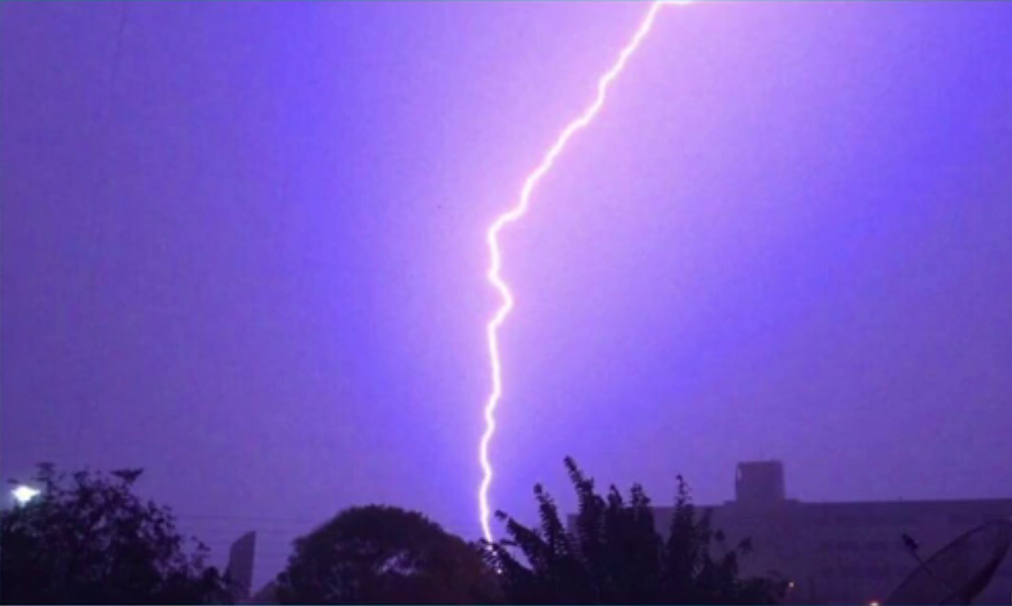 Mais de 43 mil raios caíram no RN em 2025; veja ranking de cidades com mais ocorrências