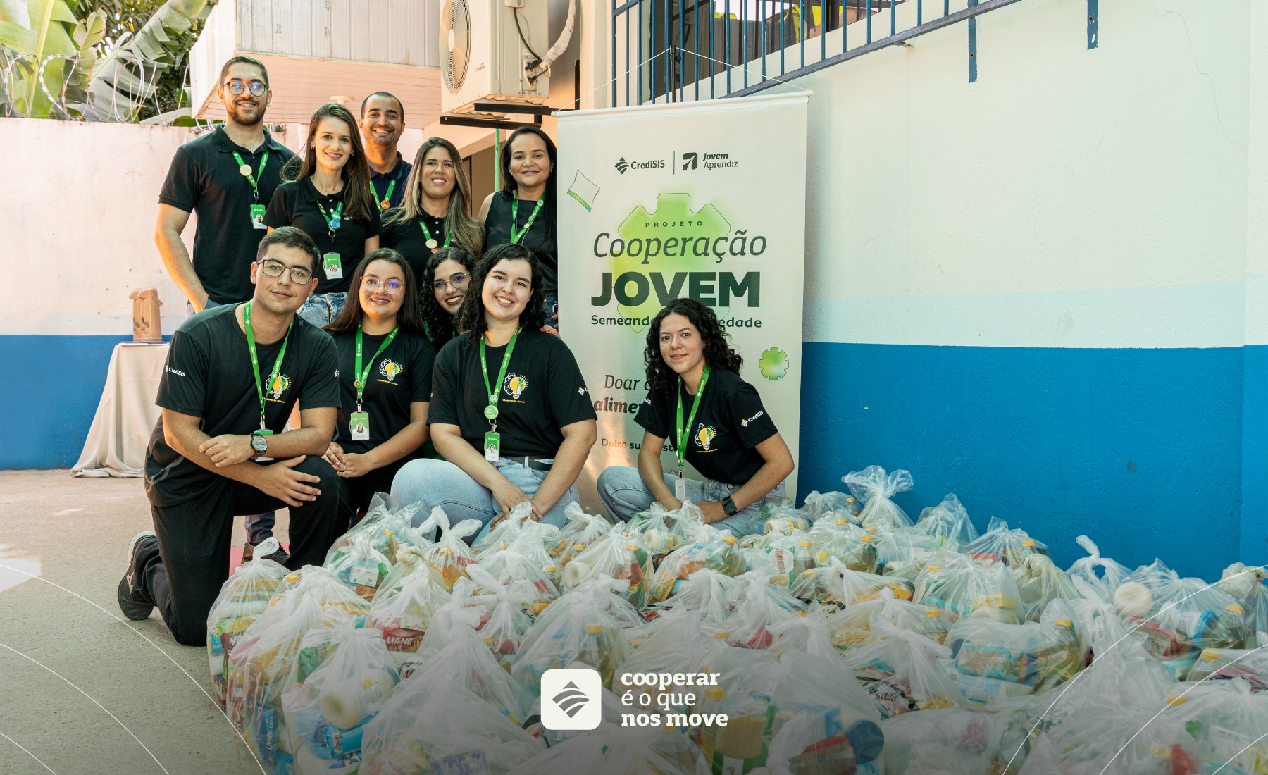 Projeto realizado por jovens aprendizes do CrediSIS arrecada 285 cestas básicas