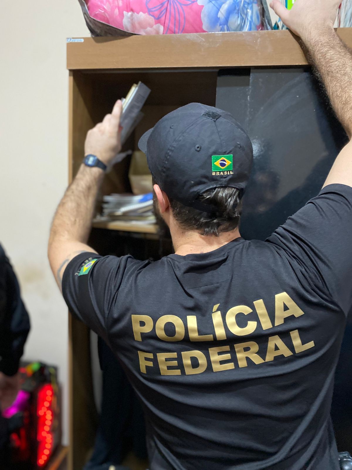 Polícia Federal prende dois homens por abuso sexual infantil em MG